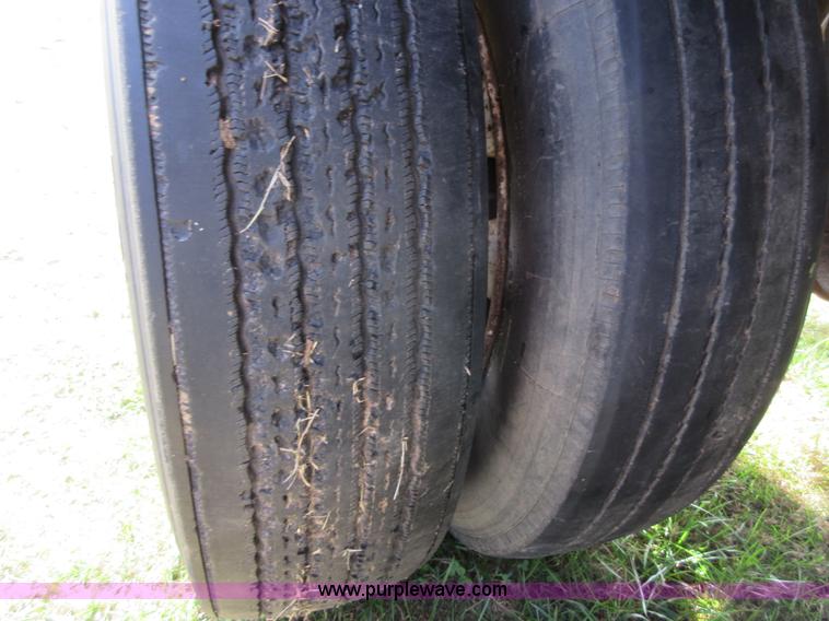 image for item I1874 1998 Wabash flatbed trailer