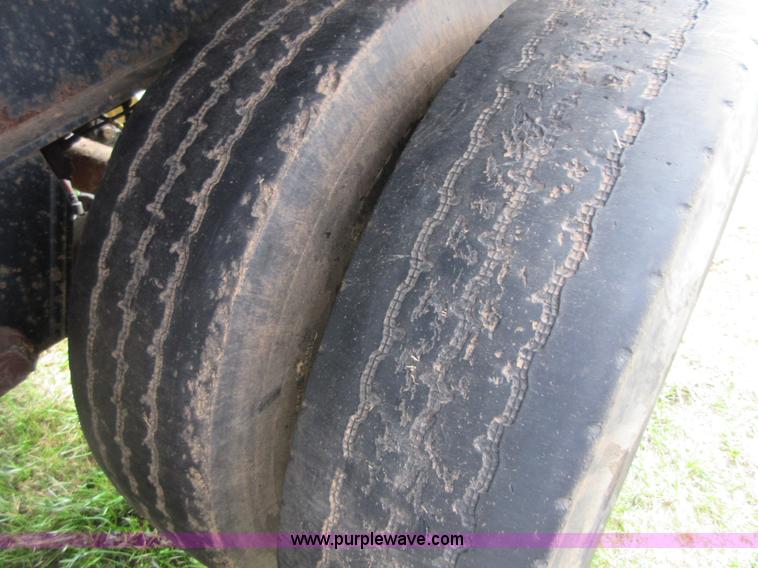 image for item I1874 1998 Wabash flatbed trailer