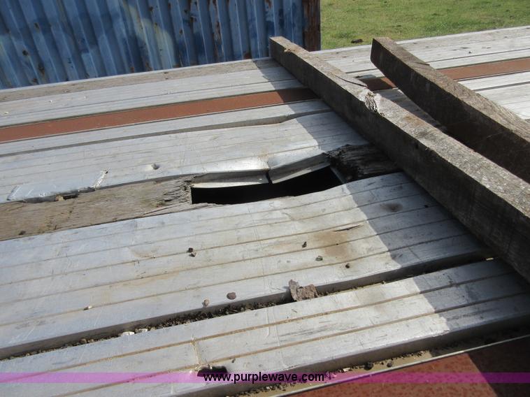 image for item I1874 1998 Wabash flatbed trailer