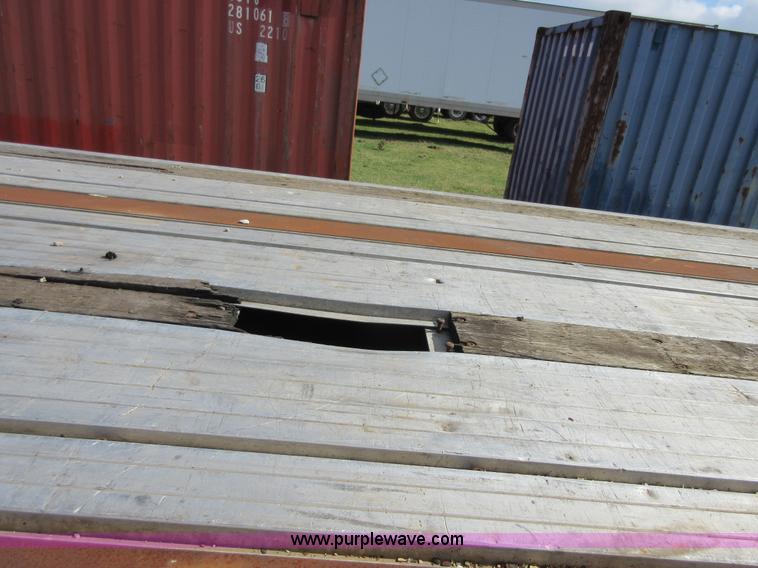 image for item I1874 1998 Wabash flatbed trailer