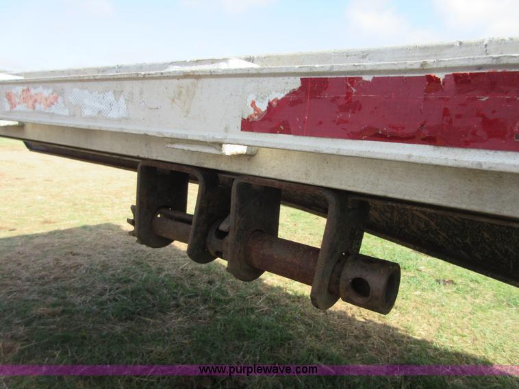 image for item I1874 1998 Wabash flatbed trailer