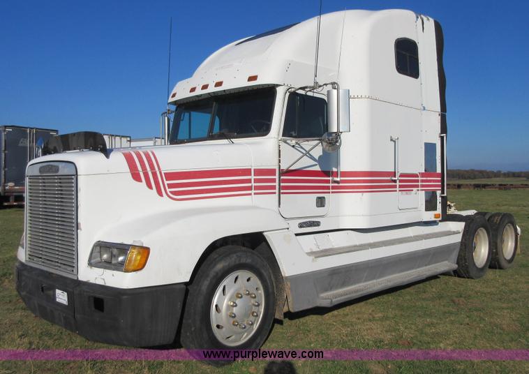 image for item I1877 1995 Freightliner FLD semi truck