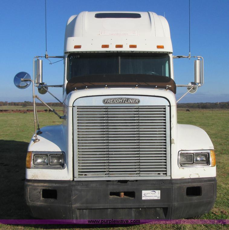 image for item I1877 1995 Freightliner FLD semi truck