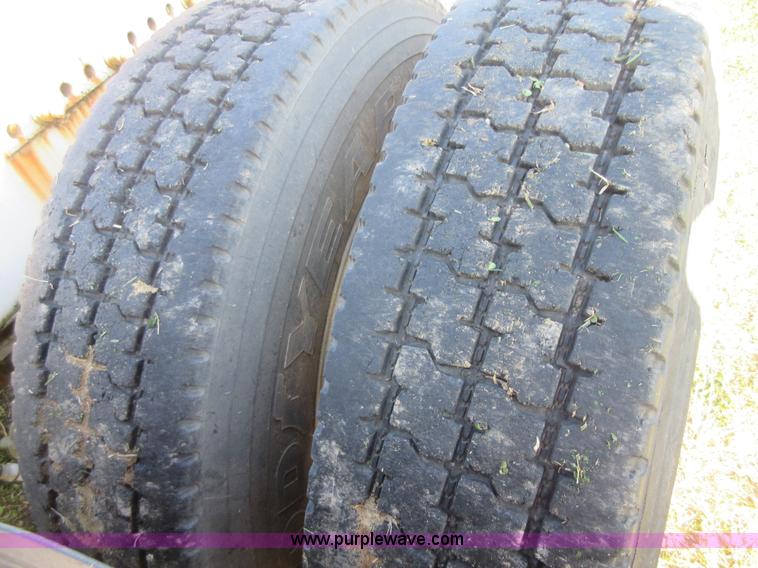 image for item I1877 1995 Freightliner FLD semi truck