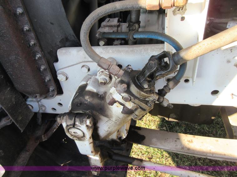 image for item I1877 1995 Freightliner FLD semi truck