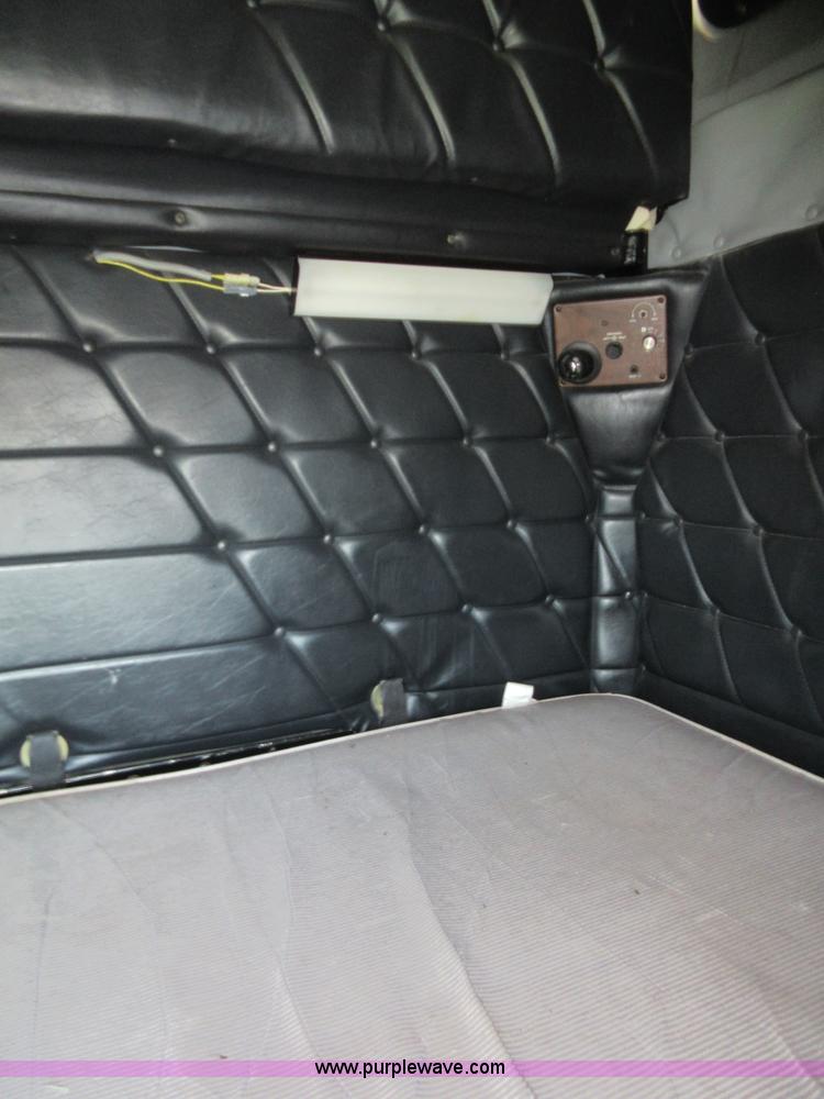 image for item I1877 1995 Freightliner FLD semi truck