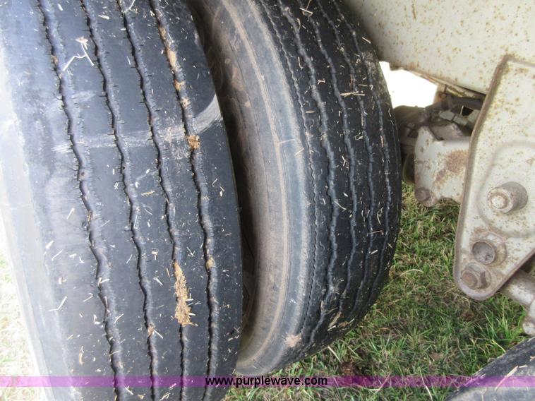 image for item I1878 1997 Lufkin TFV-IPST dry van trailer