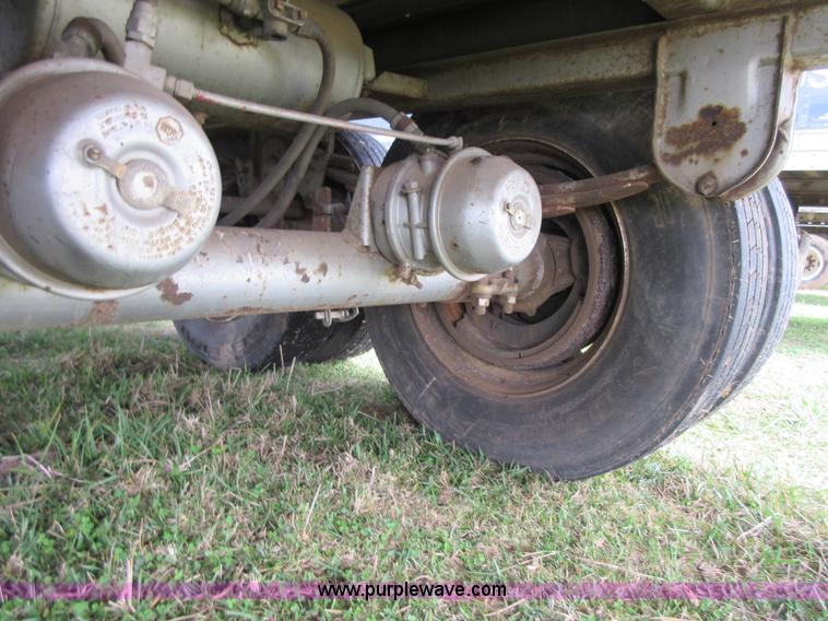 image for item I1878 1997 Lufkin TFV-IPST dry van trailer