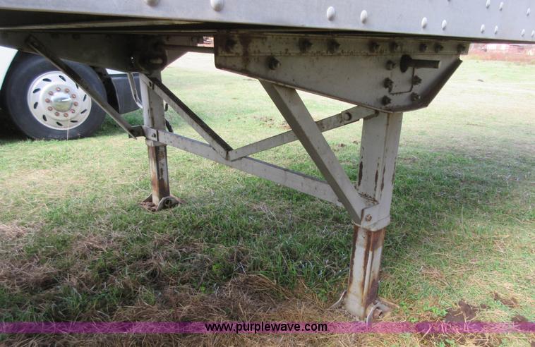 image for item I1878 1997 Lufkin TFV-IPST dry van trailer