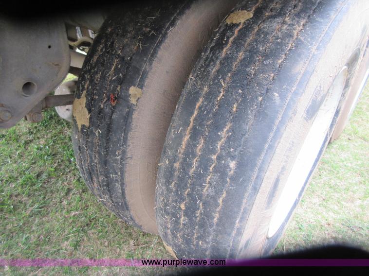 image for item I1881 1999 Freuhauf FBHLP dry van trailer