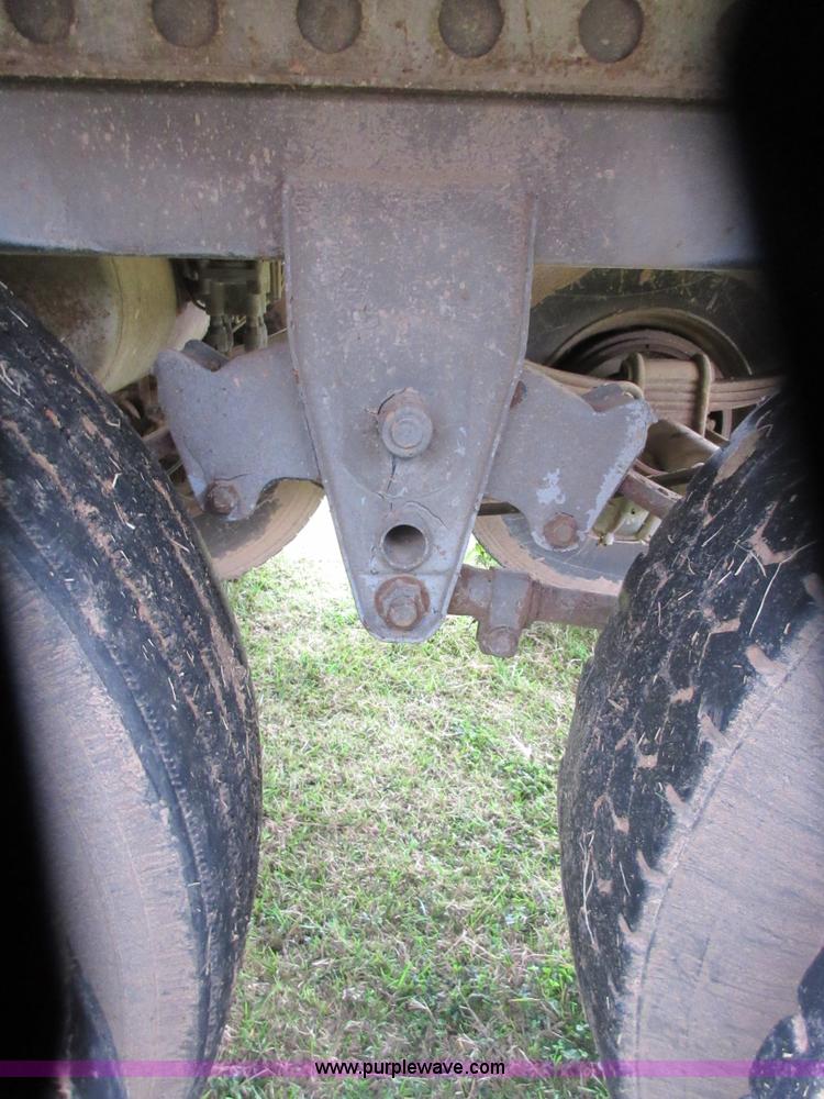 image for item I1881 1999 Freuhauf FBHLP dry van trailer