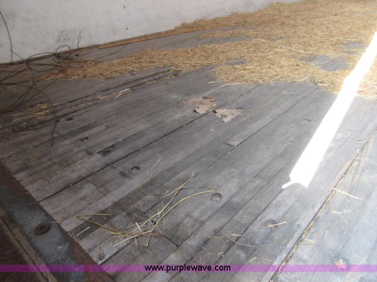 image for item I1881 1999 Freuhauf FBHLP dry van trailer