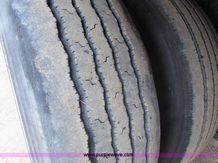 image for item J1690 1993 Trail King drop deck trailer