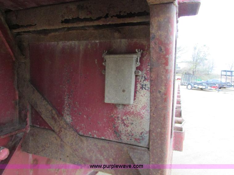 image for item J1690 1993 Trail King drop deck trailer