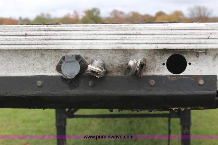 image for item J4251 1995 Reinke flatbed trailer