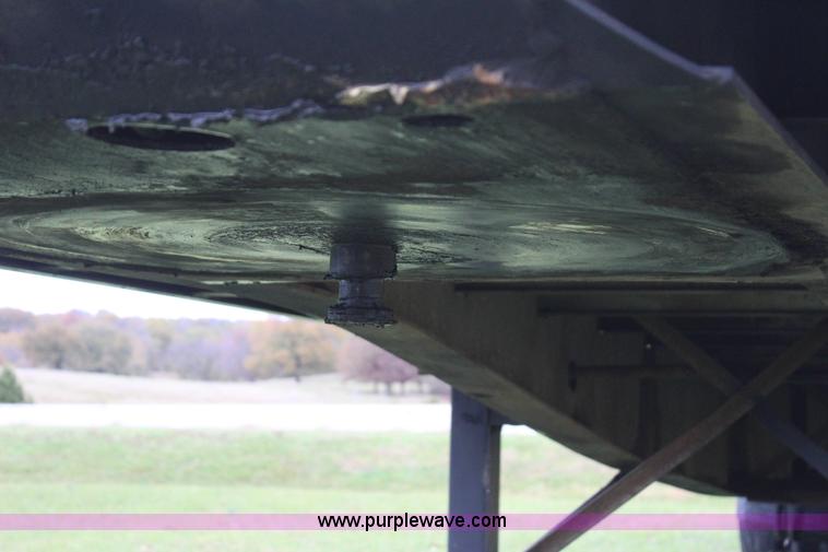 image for item J4251 1995 Reinke flatbed trailer