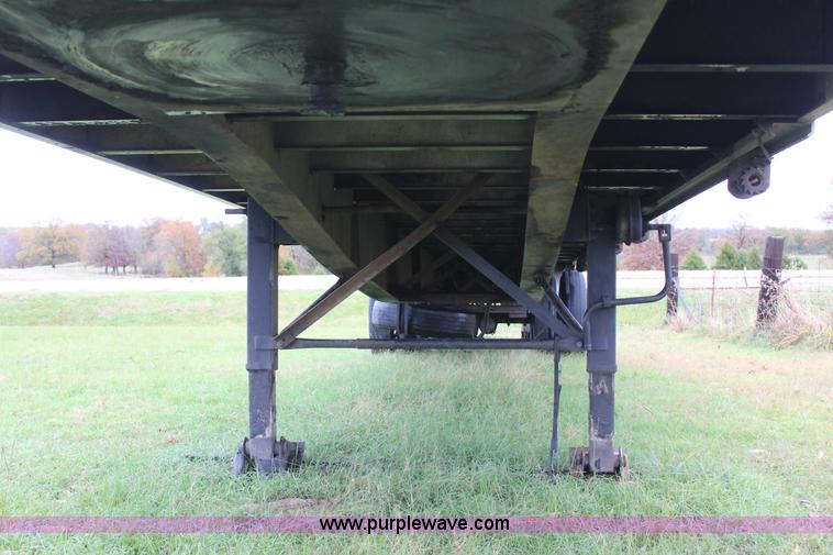 image for item J4251 1995 Reinke flatbed trailer