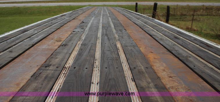 image for item J4251 1995 Reinke flatbed trailer