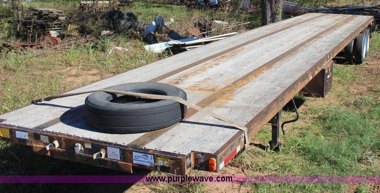 image for item J4265 1999 Dorsey DGTS-48 flatbed trailer