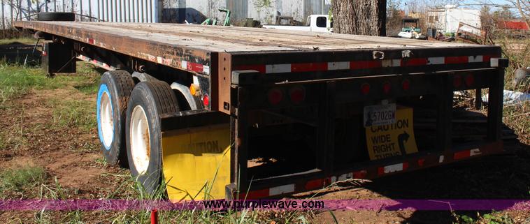 image for item J4265 1999 Dorsey DGTS-48 flatbed trailer