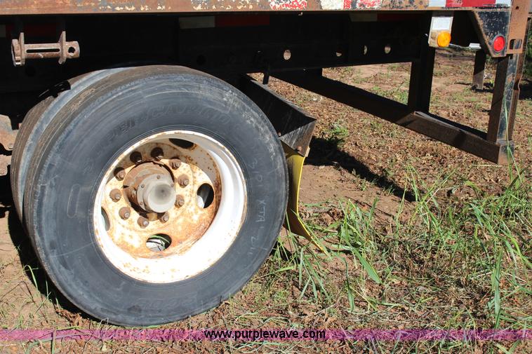 image for item J4265 1999 Dorsey DGTS-48 flatbed trailer