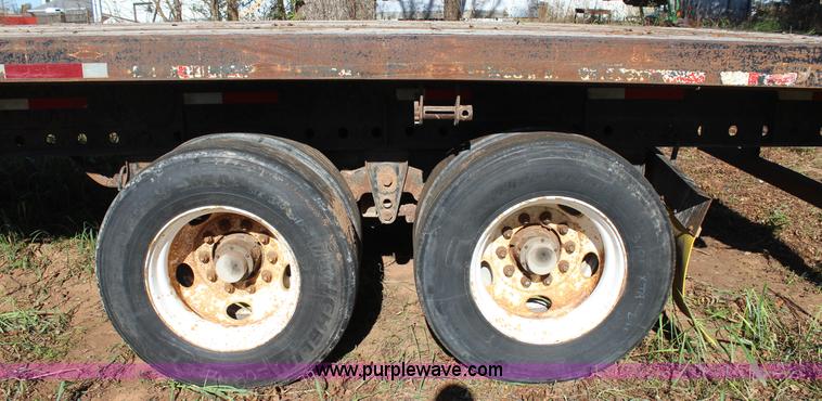 image for item J4265 1999 Dorsey DGTS-48 flatbed trailer