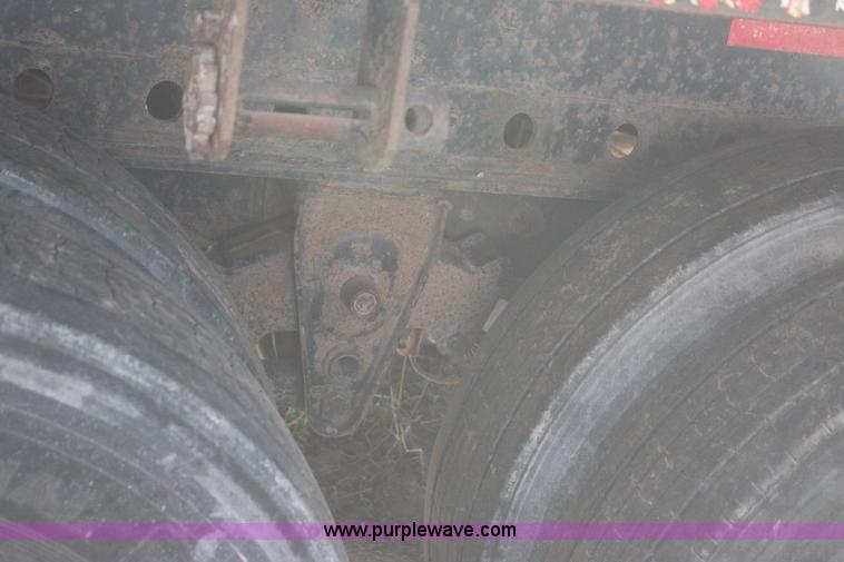 image for item J4265 1999 Dorsey DGTS-48 flatbed trailer