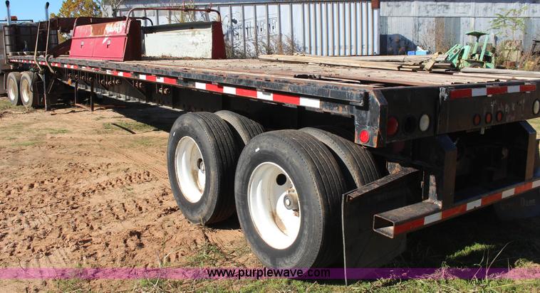 image for item J4267 1997 Great Dane flatbed trailer
