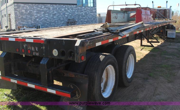image for item J4267 1997 Great Dane flatbed trailer