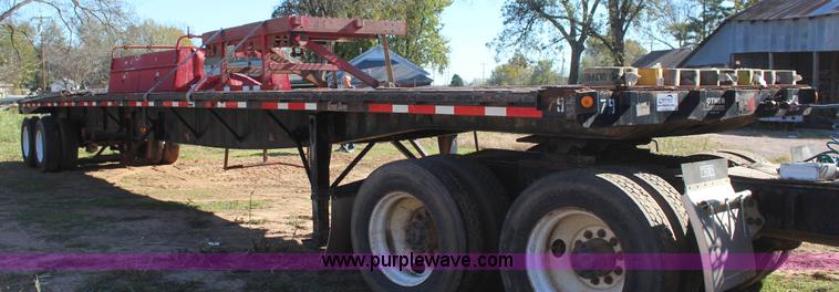 image for item J4267 1997 Great Dane flatbed trailer