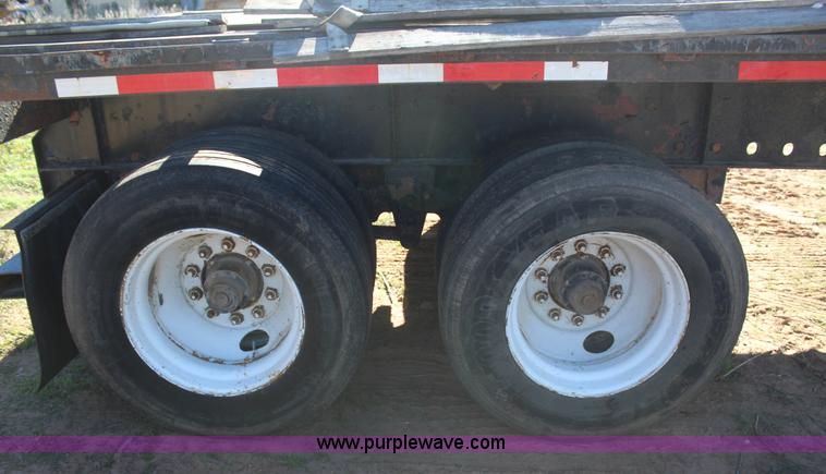 image for item J4267 1997 Great Dane flatbed trailer
