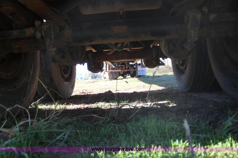 image for item J4267 1997 Great Dane flatbed trailer