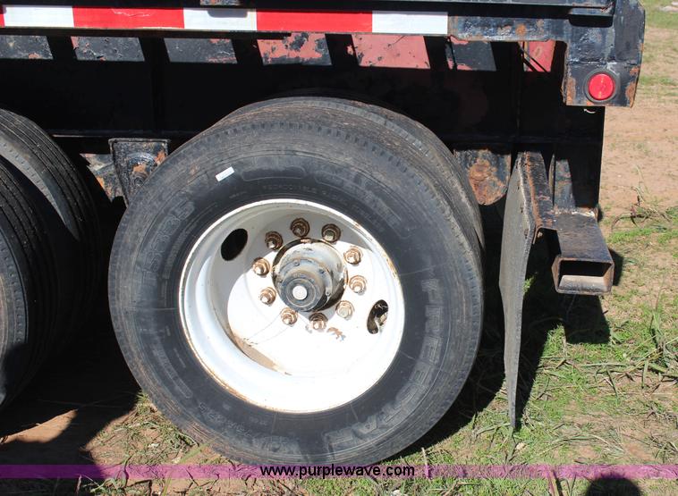 image for item J4267 1997 Great Dane flatbed trailer