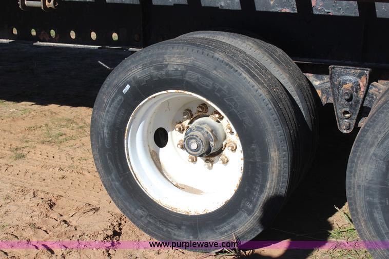 image for item J4267 1997 Great Dane flatbed trailer