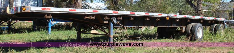 image for item J4268 1994 Fontain flatbed trailer