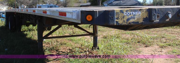 image for item J4268 1994 Fontain flatbed trailer