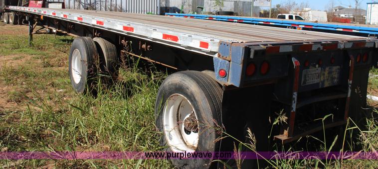 image for item J4268 1994 Fontain flatbed trailer