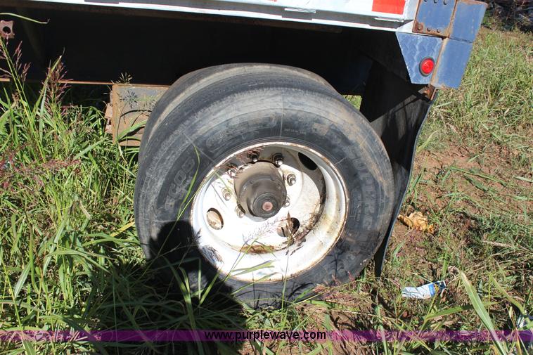 image for item J4268 1994 Fontain flatbed trailer