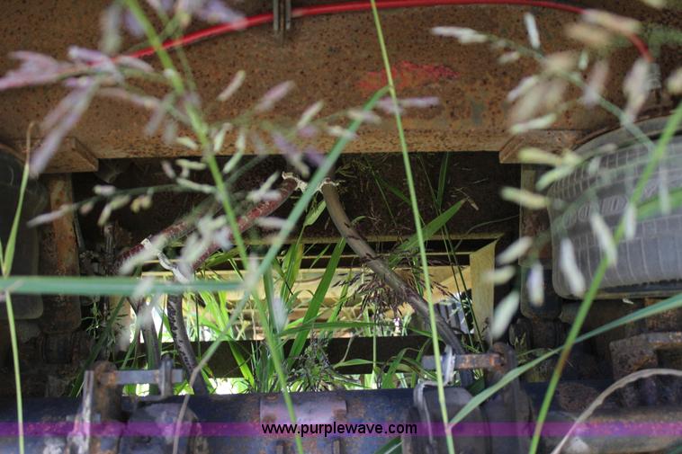 image for item J4268 1994 Fontain flatbed trailer