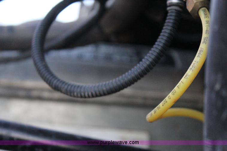 image for item J4366 2006 Freightliner ST120 semi truck