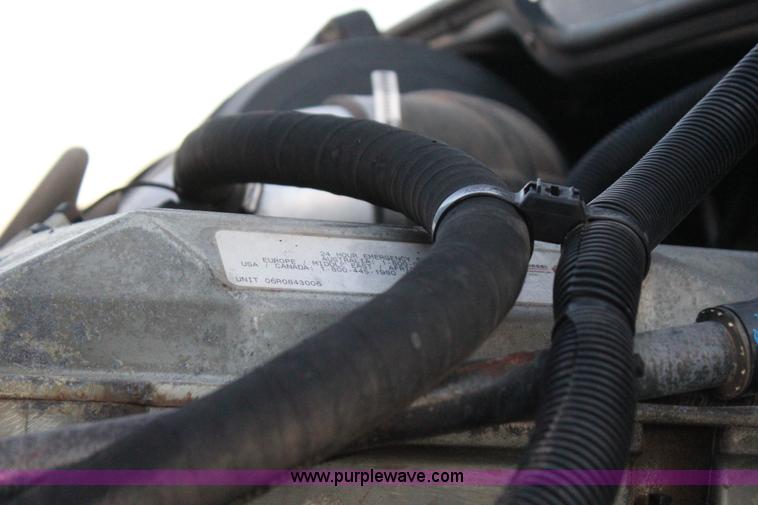 image for item J4366 2006 Freightliner ST120 semi truck