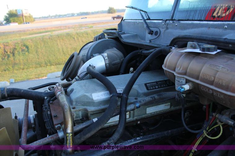 image for item J4366 2006 Freightliner ST120 semi truck