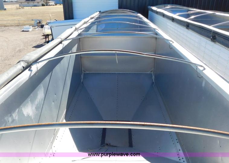 image for item J6839 2009 Timpte Super Hopper grain trailer