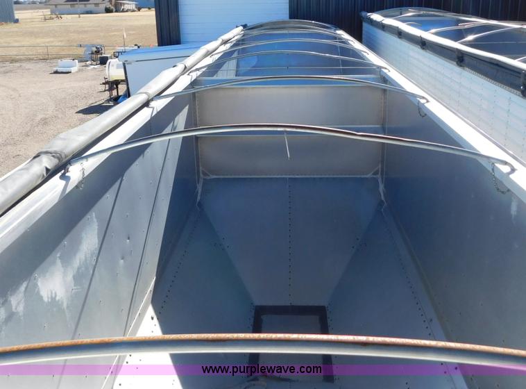 image for item J6839 2009 Timpte Super Hopper grain trailer