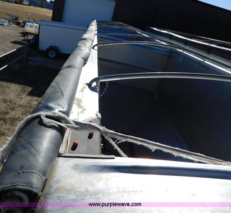 image for item J6839 2009 Timpte Super Hopper grain trailer