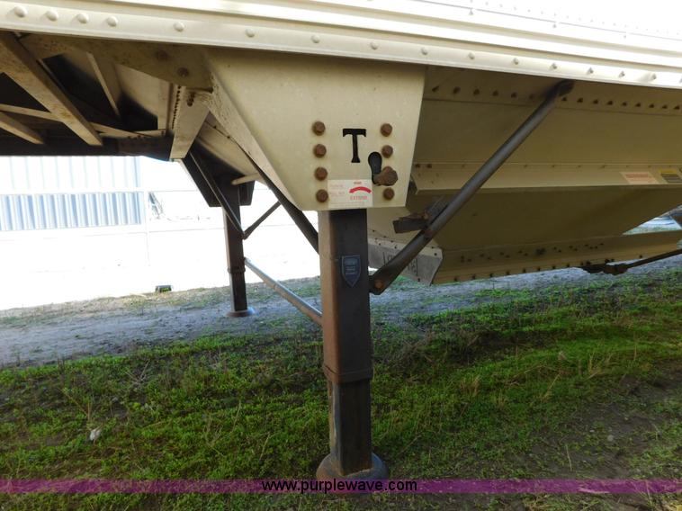 image for item J6839 2009 Timpte Super Hopper grain trailer