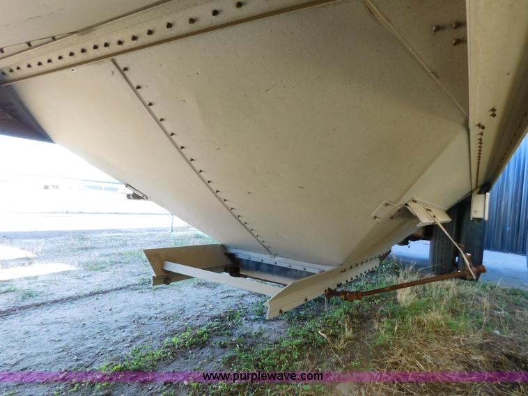 image for item J6839 2009 Timpte Super Hopper grain trailer