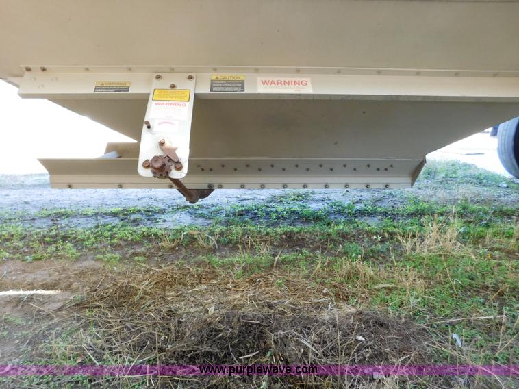 image for item J6839 2009 Timpte Super Hopper grain trailer