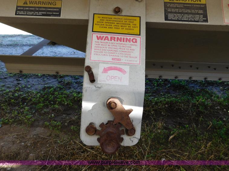 image for item J6839 2009 Timpte Super Hopper grain trailer