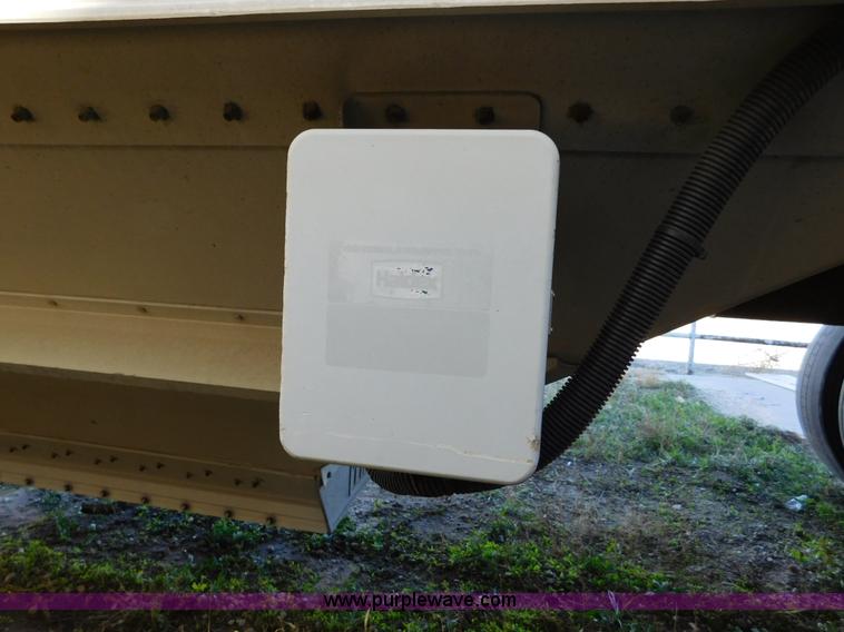 image for item J6839 2009 Timpte Super Hopper grain trailer